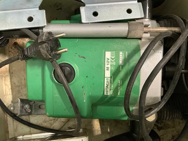 2004 makita m12 v bovenfrees - afbeelding 2 van  3