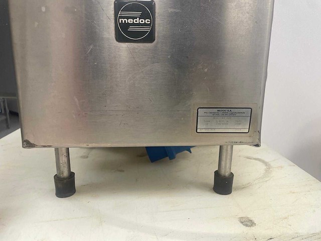 2004 medoc vleeszaagmachine - afbeelding 2 van  3