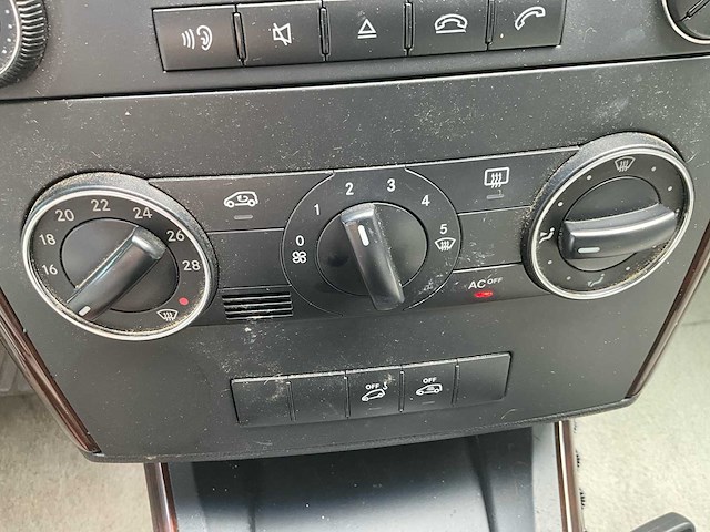 2004 mercedes a200 - airco - benzine - goed onderhouden - afbeelding 24 van  55
