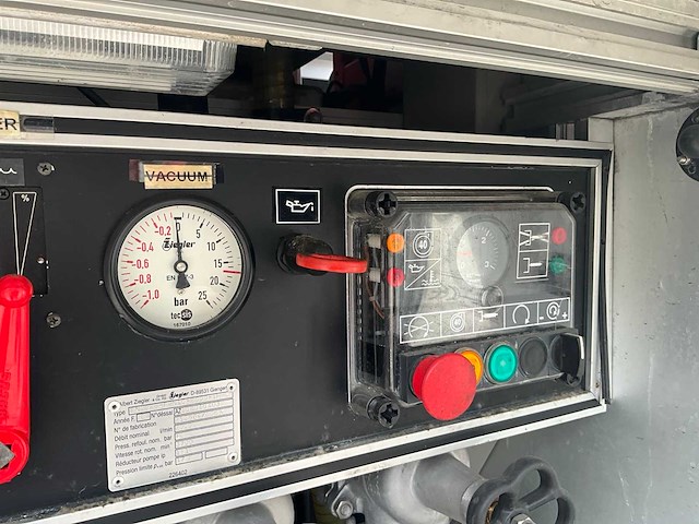 2004 mercedes-benz atego brandweerwagen - afbeelding 10 van  15