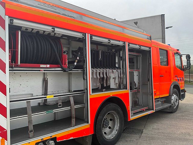 2004 mercedes-benz atego brandweerwagen - afbeelding 16 van  26