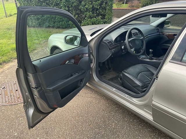 2004 mercedes-benz e200cdi personenauto - afbeelding 5 van  33