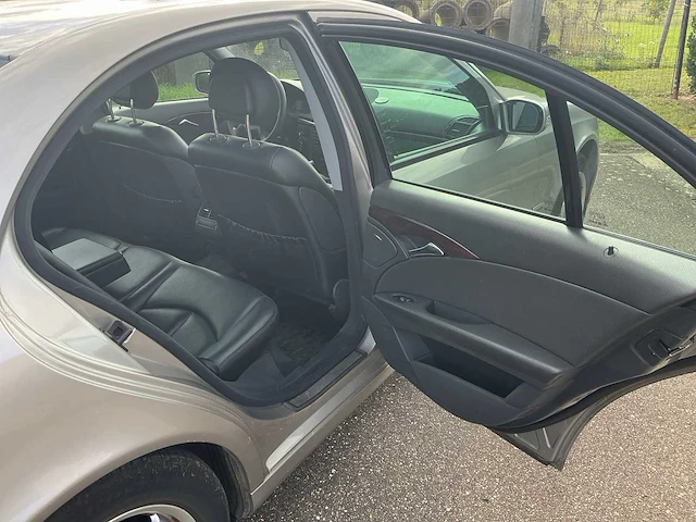 2004 mercedes-benz e200cdi personenauto - afbeelding 16 van  33
