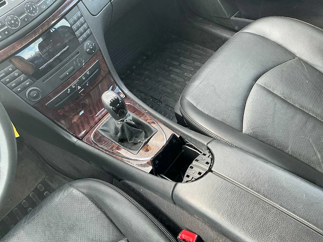 2004 mercedes-benz e200cdi personenauto - afbeelding 18 van  33