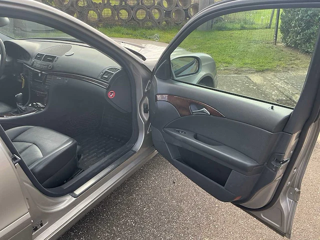 2004 mercedes-benz e200cdi personenauto - afbeelding 25 van  33