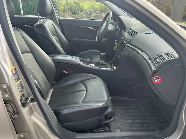 2004 mercedes-benz e200cdi personenauto - afbeelding 26 van  33