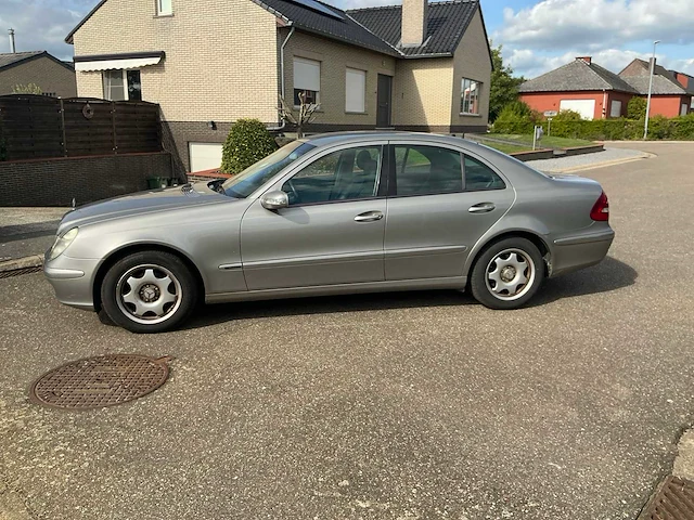 2004 mercedes-benz e200cdi personenauto - afbeelding 2 van  33