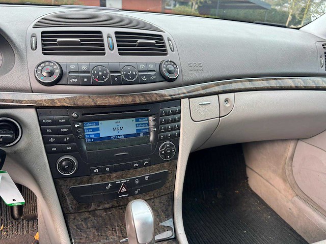 2004 mercedes-benz e270cdi personenauto - afbeelding 18 van  35