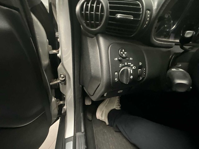 2004 mercedes c180 - personenauto - afbeelding 10 van  21