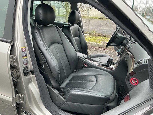 2004 mercedes e220 cdi - afbeelding 11 van  35