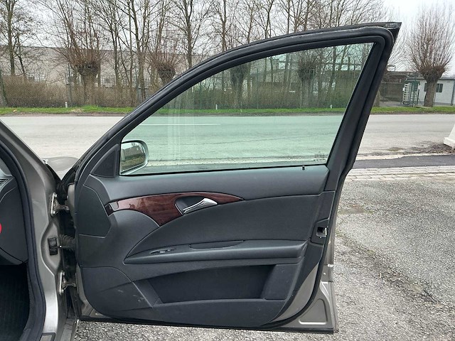 2004 mercedes e220 cdi - afbeelding 18 van  35