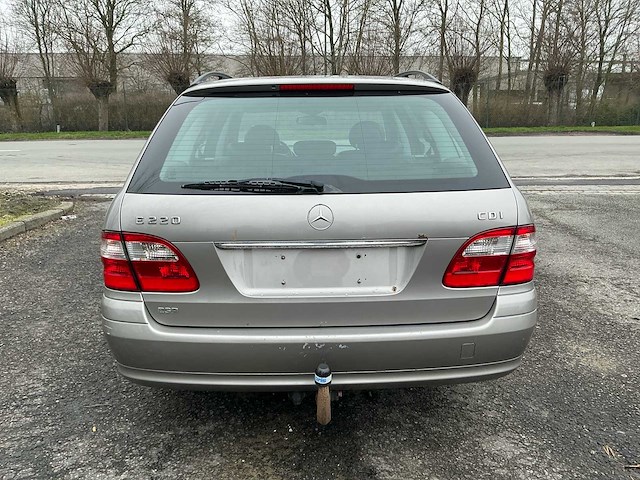 2004 mercedes e220 cdi - afbeelding 31 van  35