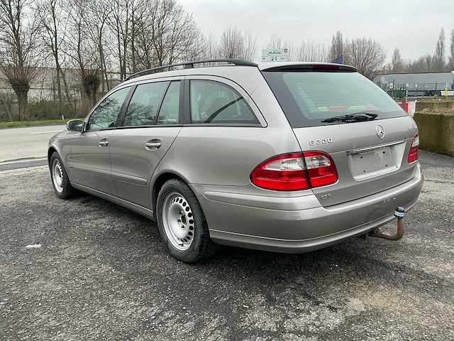2004 mercedes e220 cdi - afbeelding 32 van  35