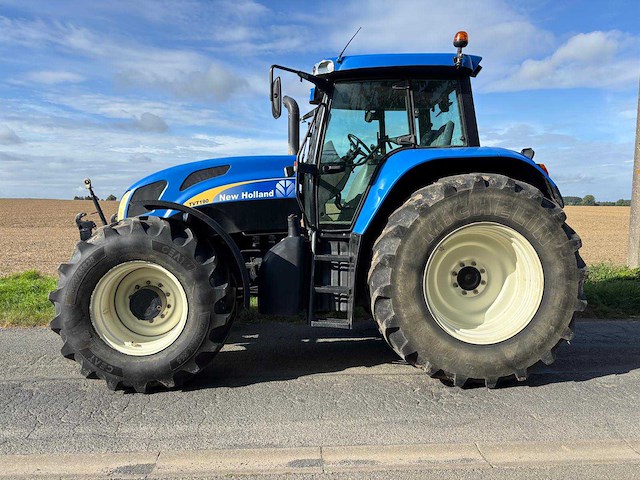 2004 new holland tvt 190 4wd landbouwtractor - afbeelding 13 van  18