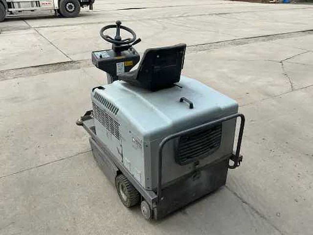 2004 nilfisk sr1100 veegmachines, zelfrijdend - afbeelding 7 van  13