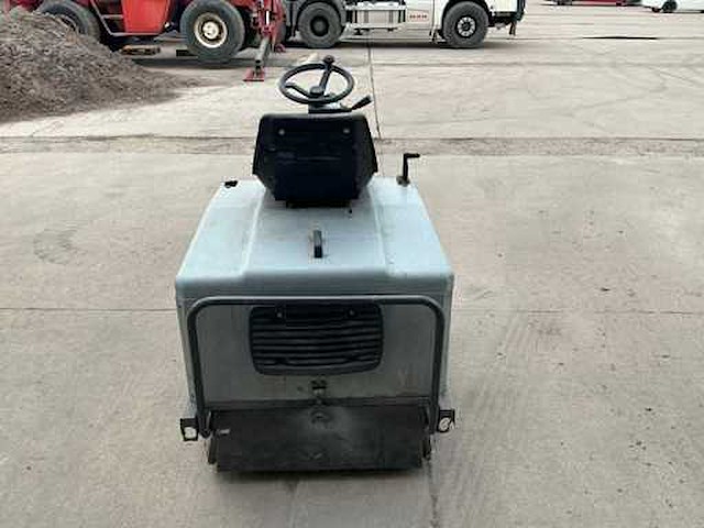 2004 nilfisk sr1100 veegmachines, zelfrijdend - afbeelding 8 van  13