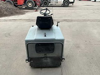 2004 nilfisk sr1100 veegmachines, zelfrijdend - afbeelding 8 van  13