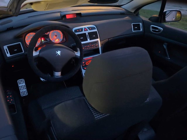 2004 peugeot 307 cabrio personenauto - afbeelding 3 van  19