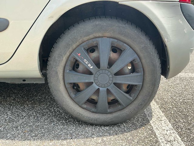 2004 renault clio personenauto - afbeelding 2 van  32