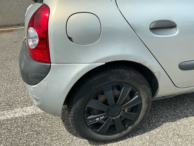 2004 renault clio personenauto - afbeelding 14 van  32