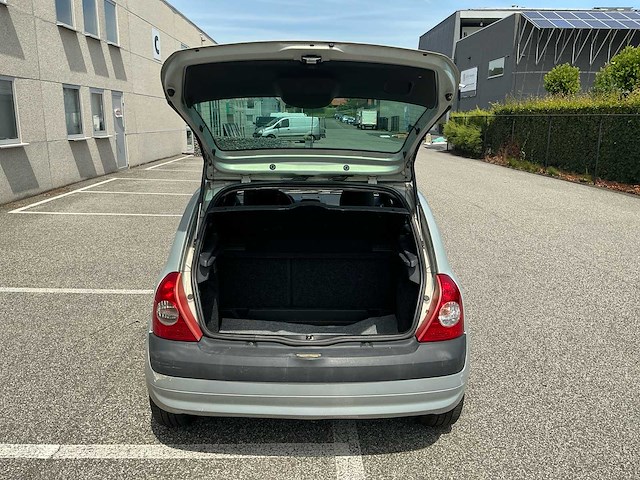2004 renault clio personenauto - afbeelding 17 van  32