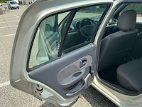 2004 renault clio personenauto - afbeelding 21 van  32