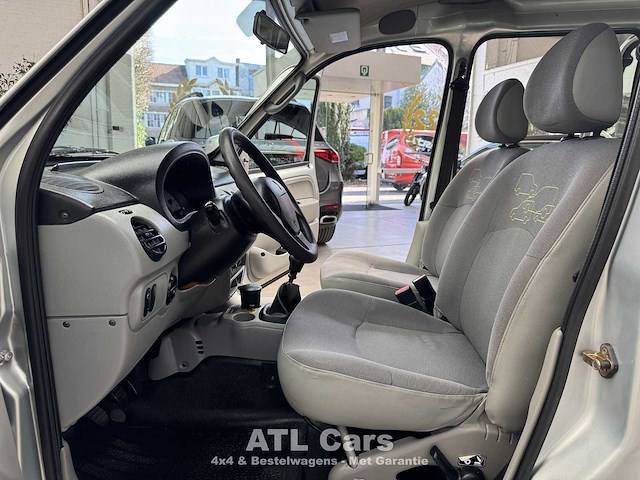 2004 renault kangoo - rolstoelvervoer - afbeelding 10 van  27