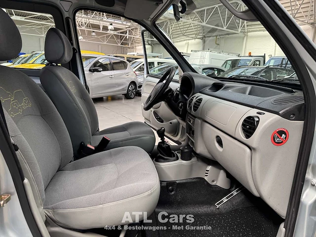 2004 renault kangoo - rolstoelvervoer - afbeelding 13 van  27