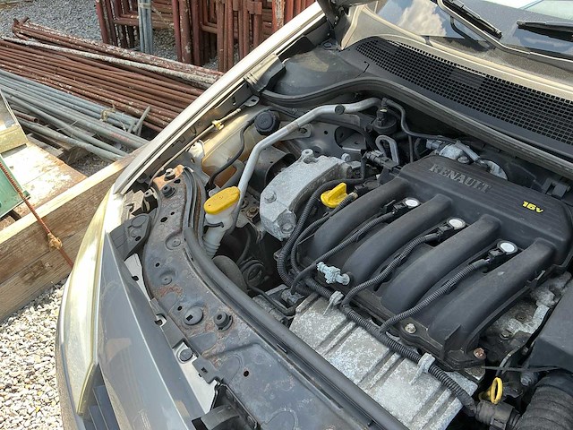2004 renault megane - afbeelding 7 van  19