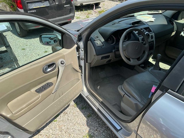 2004 renault megane - afbeelding 16 van  19