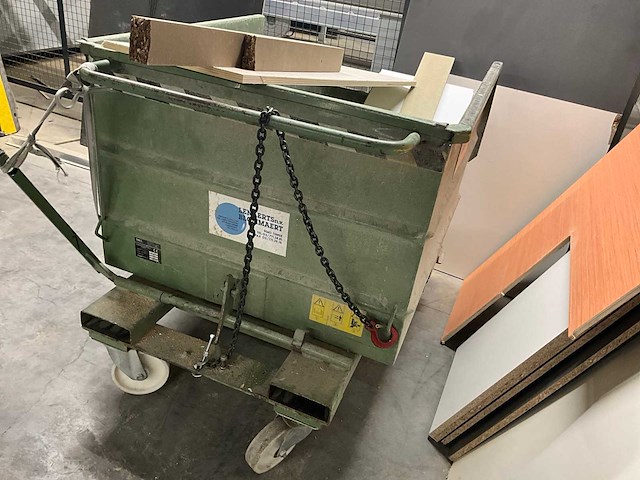 2004 sall lt750 afvalcontainer - afbeelding 3 van  4