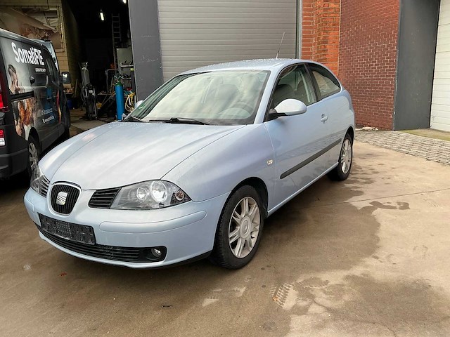 2004 seat ibiza personenauto - afbeelding 1 van  24