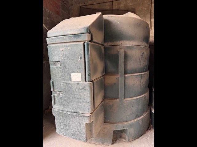 2004 titan fm5000 dubbelwandige brandstoftank - afbeelding 1 van  3