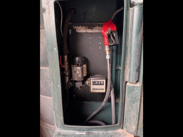 2004 titan fm5000 dubbelwandige brandstoftank - afbeelding 2 van  3