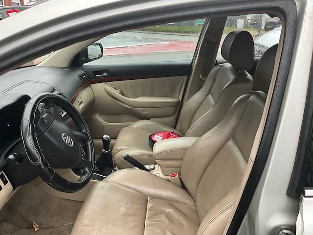 2004 toyota avensis personenauto - afbeelding 17 van  26