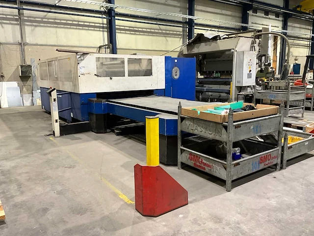 2004 trumatic l3030 lasersnijmachine - afbeelding 1 van  19