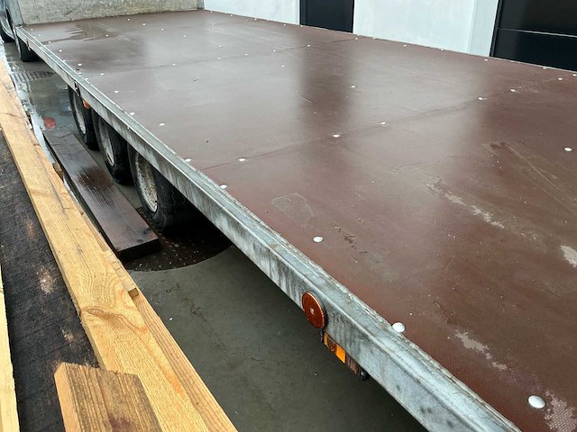 2004 valcke - afbeelding 10 van  13