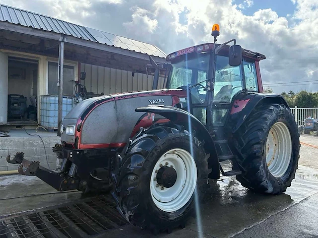 2004 valtra t170 4wd landbouwtractor - afbeelding 1 van  16