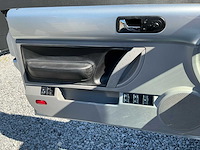 2004 volkswagen new beetle cabriolet cabriolet personenauto - afbeelding 9 van  27