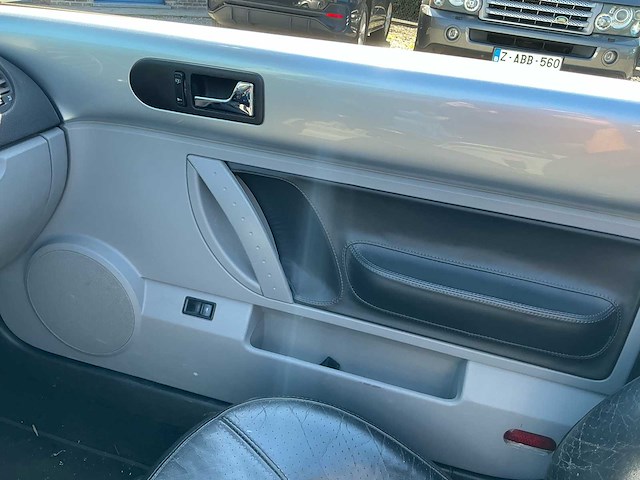 2004 volkswagen new beetle cabriolet cabriolet personenauto - afbeelding 10 van  27