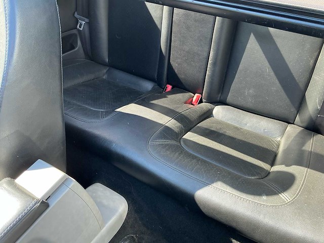 2004 volkswagen new beetle cabriolet cabriolet personenauto - afbeelding 13 van  27