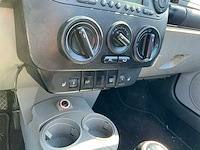 2004 volkswagen new beetle cabriolet cabriolet personenauto - afbeelding 16 van  27