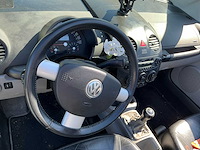 2004 volkswagen new beetle cabriolet cabriolet personenauto - afbeelding 17 van  27