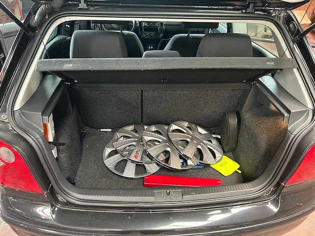 2004 volkswagen polo personenauto - afbeelding 16 van  17
