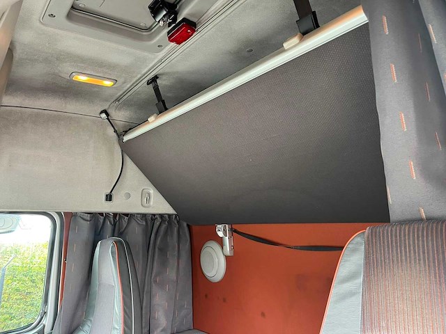 2004 volvo fh16 vrachtwagen - afbeelding 2 van  22