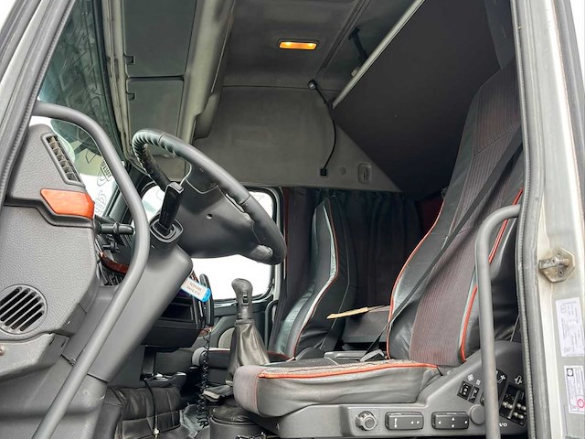 2004 volvo fh16 vrachtwagen - afbeelding 22 van  22