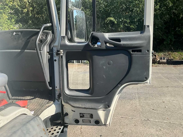 2004 volvo fl6e 19.0 / fl220 volvo fl 220 4x2 – containerschip + atlaskraan – 190.673 km - afbeelding 25 van  37