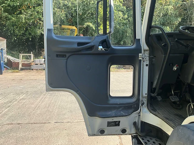 2004 volvo fl6e 19.0 / fl220 volvo fl 220 4x2 – containerschip + atlaskraan – 190.673 km - afbeelding 10 van  37