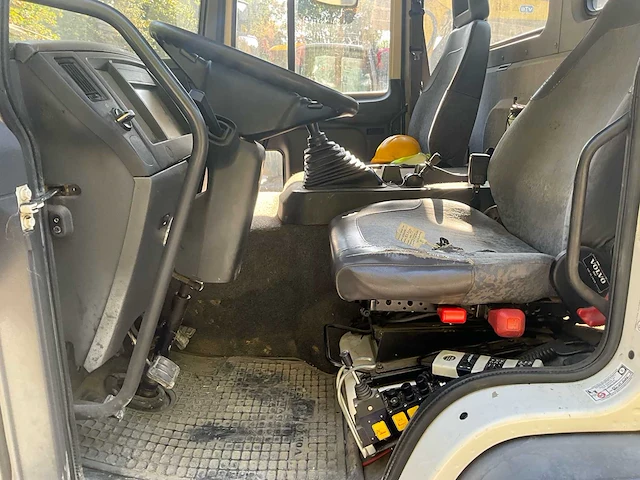 2004 volvo fl6e 19.0 / fl220 volvo fl 220 4x2 – containerschip + atlaskraan – 190.673 km - afbeelding 11 van  37