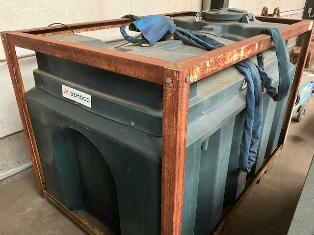 2005 ats kunststof dieselbrandstoftank 2500l - afbeelding 1 van  4